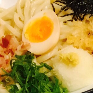 彩りトッピングぶっかけうどん